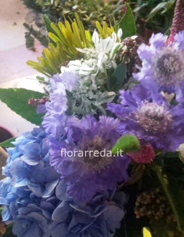 Bouquet misto con Fiori Safari Sabiosa e Veronica