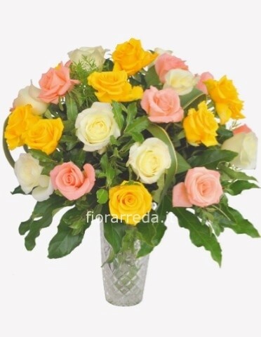 Bouquet di rose colori assortiti.